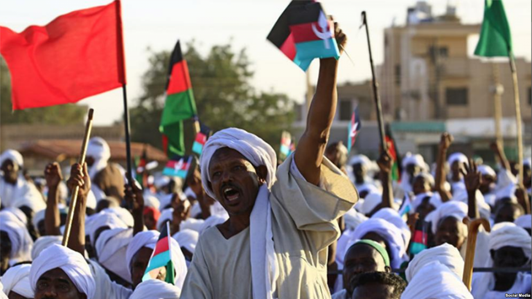 رئيس الوزراء السوداني يعلّق على الاحتجاجات ومواقف الأحزاب منها.. فماذا قال؟‎