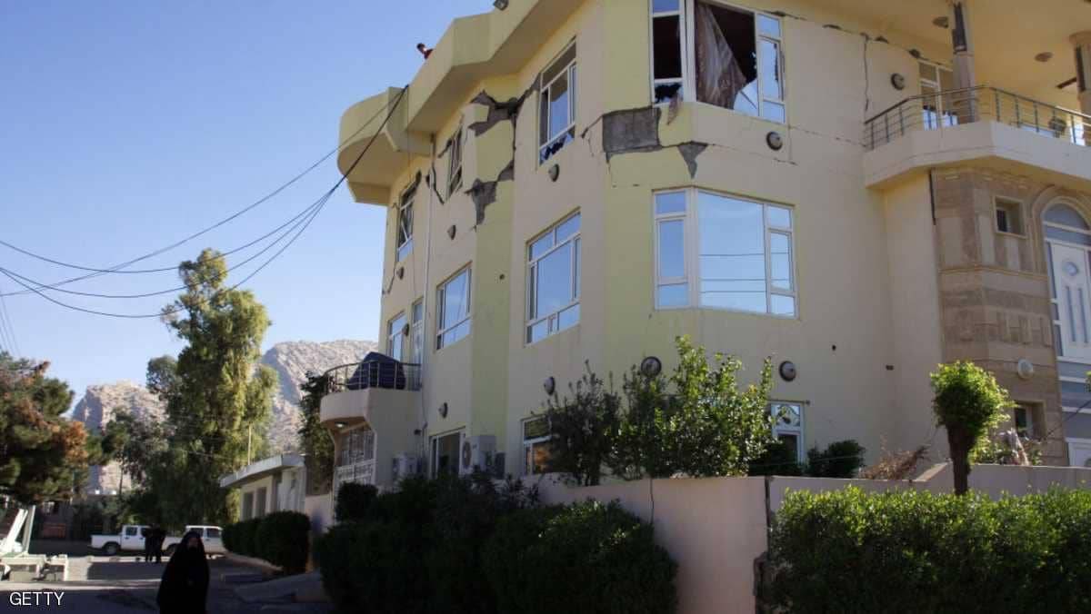 زلزال يضرب غربي إيران وإصابة العشرات