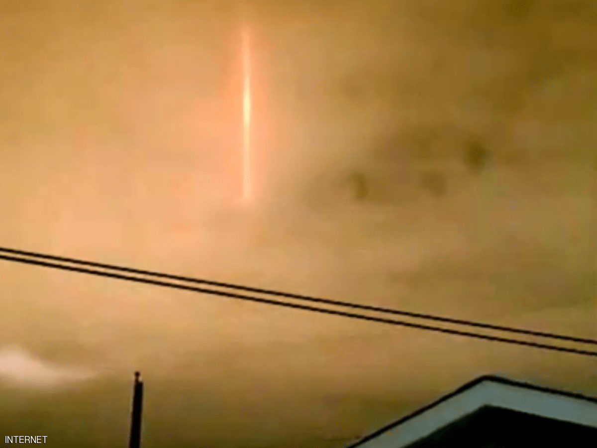 كنديون يرصدون 