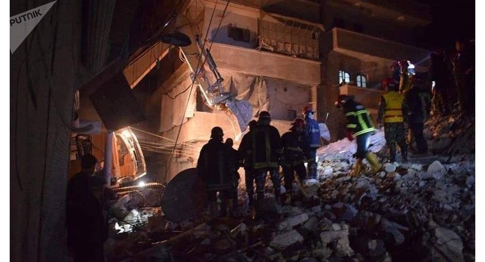 نهاية مأساوية... وفاة عائلتين تحت أنقاض مبنى بحلب.. ومخاوف من انهيارات أخرى