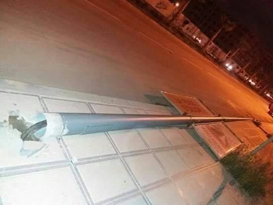 بالفيديو..وقوع عامود ضخم على مطعم بوج ملعب نادي النجمه المناره