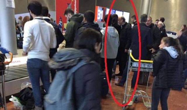 بالصورة: جعجع ينتظر حقيبته بالصف