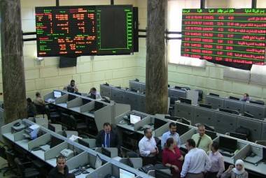البورصة تتحول للخسارة فى المنتصف بتداولات 274 مليون جنيه ومبيعات عربية