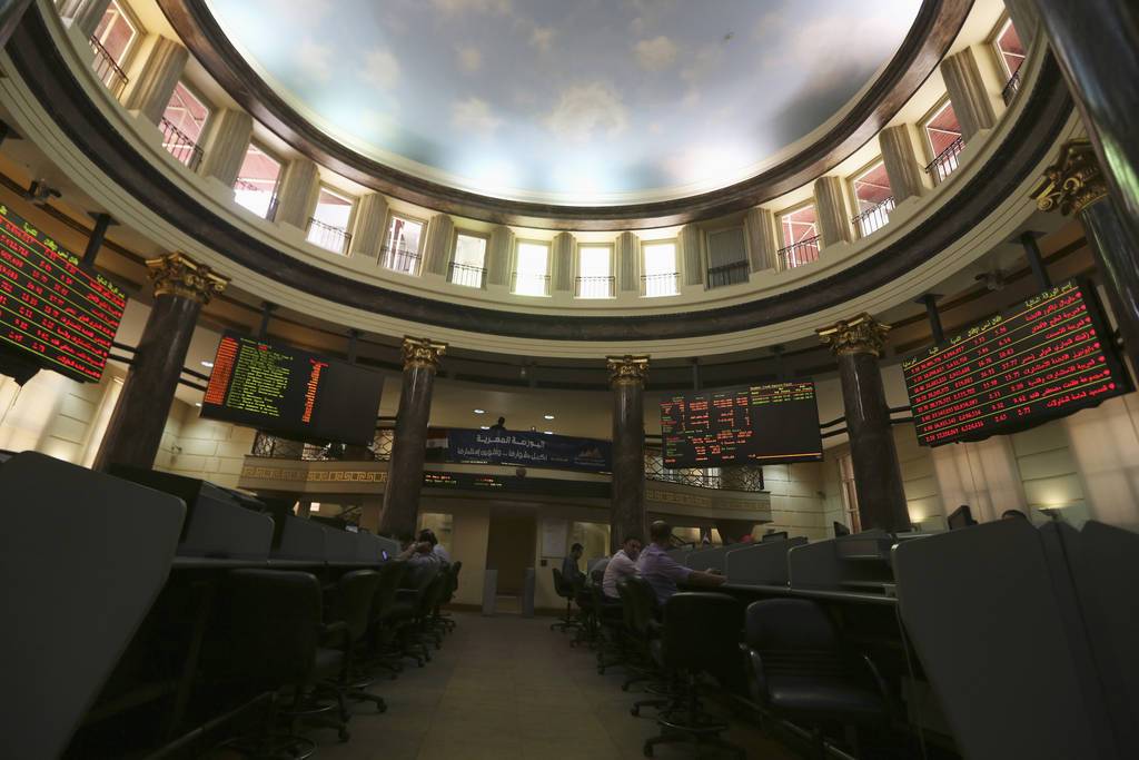 تباين مؤشرات بورصة مصر في المستهل
