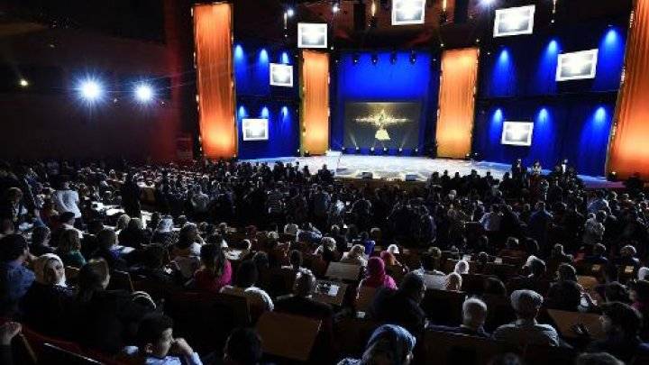 الفيلم المغربي "جوق العميين" يفوز بجائزة "الوهر الذهبي" في مهرجان وهران
