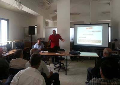 ندوة إرشادية حول الإدارة المتكاملة
لآفات التفاح والبندورة في عكار العتيقة