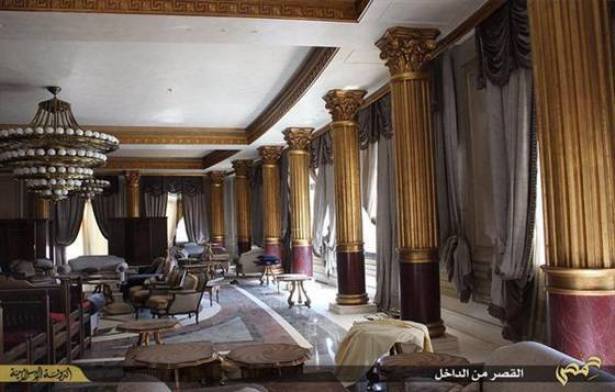 بالصوَر- "داعش" يستولي على "قصر الشيخة موزة" في تدمر