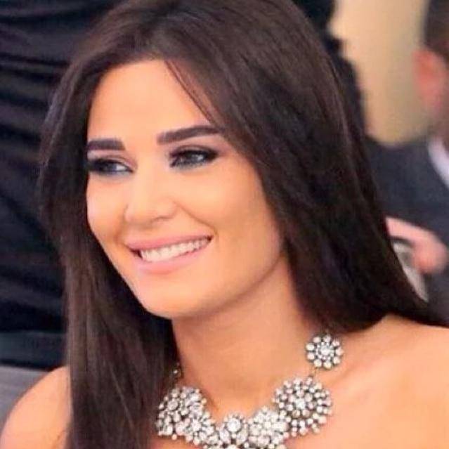 سيرين عبدالنور: الممثلون يعانون انفصاما وأفكر بزيارة طبيب نفسي