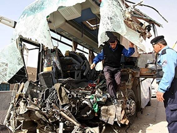 إصابة 20 فرداً من الجيش البريطاني بتصادم بين ناقلات جند