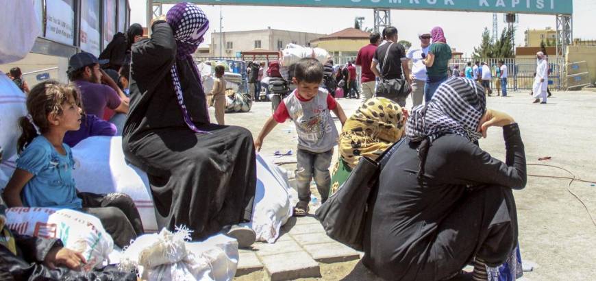 "وحدات حماية الشعب" الكردية تمنع نازحين سوريين من العودة إلى تل أبيض