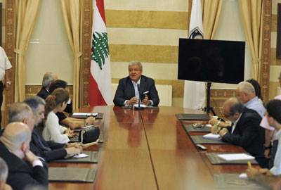 قضية الاشرطة المسربة من سجن رومية تتفاعل
ريفي: سنتابع التحقيقات وسينال فاعلو الجريمة العقاب
المشنوق: لن نترك القضية وسنتخذ الإجراءات ضد المخالفين