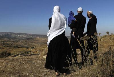 انتكاسة للتنظيم بالرقة والاكراد يلاحقونه الى عقر داره
«داعش» ينقض على حضارة تدمر ويفجر مقامين اسلاميين