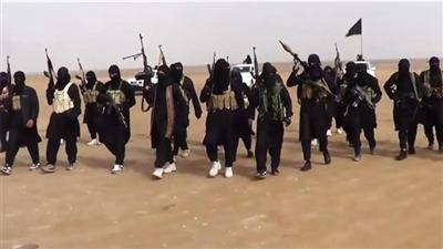 «داعش» تصلب شابين سوريين لعدم صيامهما في رمضان