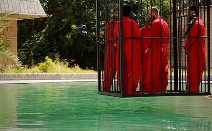 بالصور - "داعش" يبتدع طرقا جديدة للقتل