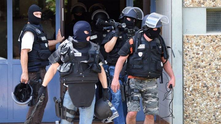 فرنسا: هل هناك شركاء لياسين صالحي المشتبه به في تنفيذ الاعتداء الإرهابي ؟