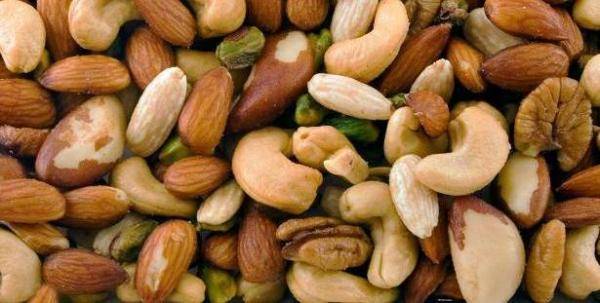 ما فائدة تناول المكسرات يومياً؟