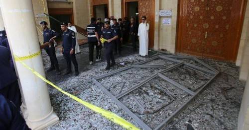 أجهزة الأمن تحقق مع مشتبه بهم بعد الهجوم الانتحاري في الكويت