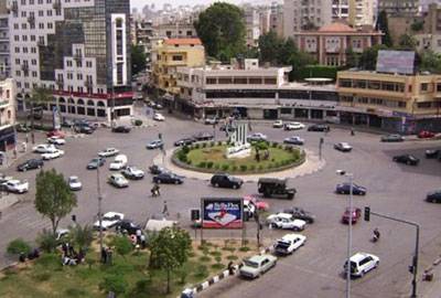 حرب لافتات وشعارات في طرابلس