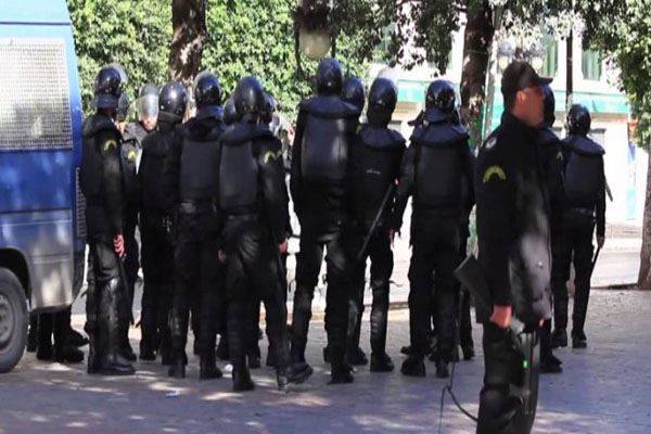 الحكومة التونسية تنشر الف شرطي في الفنادق وعلى الشواطىء