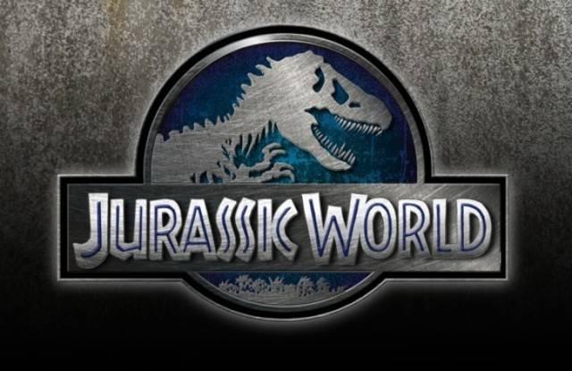 "Jurassic World" يحتفظ بالصدارة
