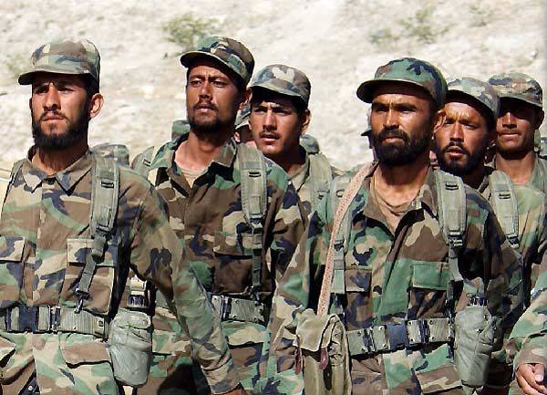 مقتل 11 جنديا أفغانيا في كمين نصبه عناصر من طالبان