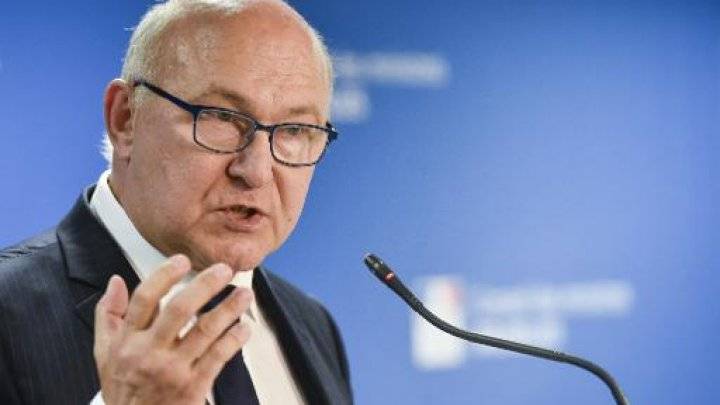 وزير المالية الفرنسي: "قدر" اليونان ان تبقى في منطقة اليورو