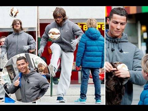 بالفيديو - كريستيانو رونالدو يفاجئ طفل في شوارع مدريد