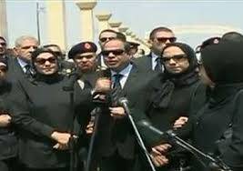 بالفيديو السيسي  يرد على "إشارة" مرسي: محاكمة من يأمرون بقتلنا من داخل القفص لن تدوم طويلاً