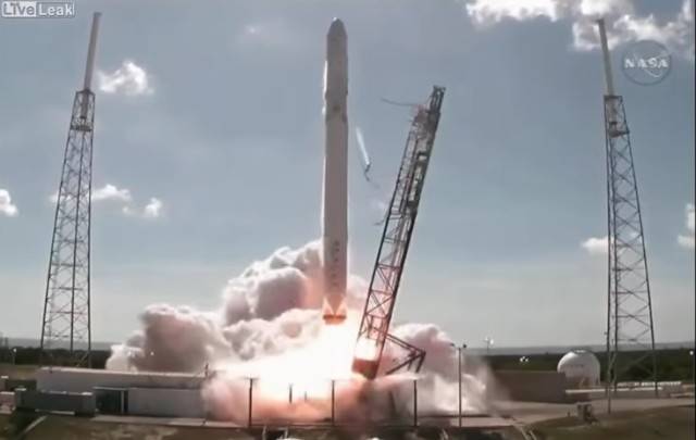 انطلاقة فاشلة لصاروخ SpaceX