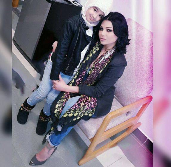 هيفاء وهبي مع ابنتها المحجبة!