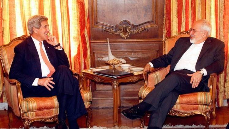 كيري: مسائل صعبة ماتزال عالقة في مفاوضات الملف النووي مع إيران