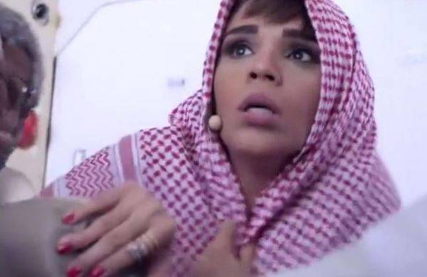 أمينة تتحجّب بعد شعورها باقتراب موتها مع رامز واكل الجو
