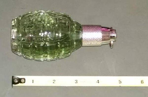 زجاجة عطر تتسبب بإخلاء قاعة محكمة