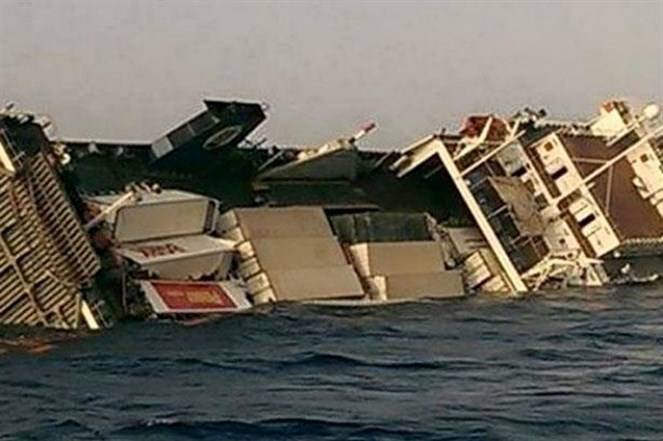 بالصور: كارثة بحرية كادت تودي بحياة مسافرين بينهم لبناني !