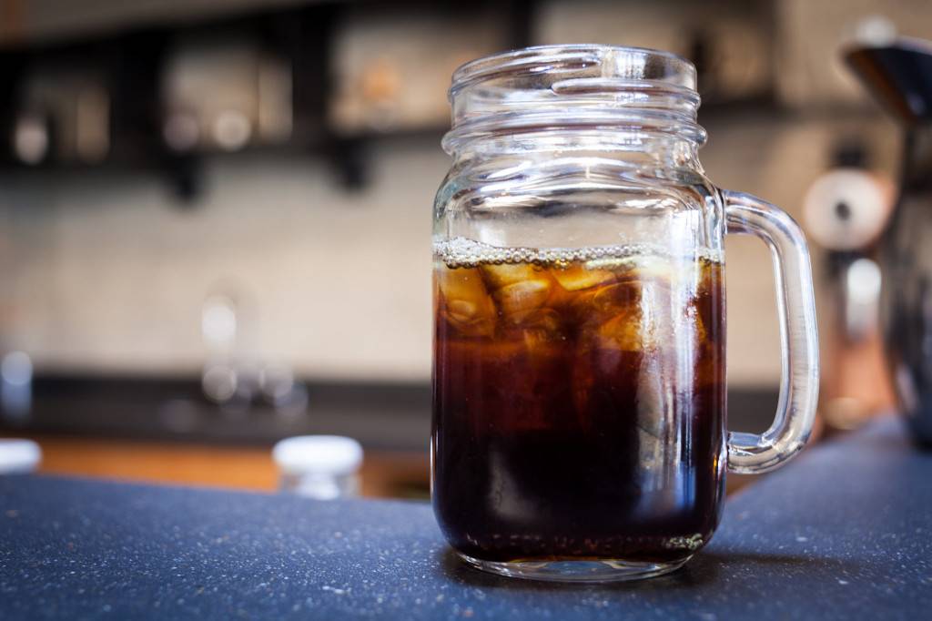 طريقة سهلة جداً لتحضير القهوة المثلجة منزلياً