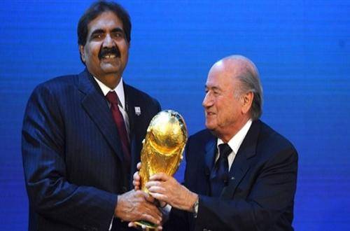 بلاتر يفجر مفاجأة تستدعي سحب تنظيم كأس العالم من قطر