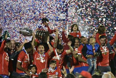 كوبا أميركا 2015 في كرة القدم : ضربات الترجيح تقود تشيلي الى لقبها الأول في تاريخها