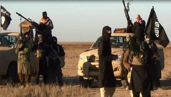 لهذا السبب أعدم "داعش"  رجلاً وامرأتين  في دير الزور