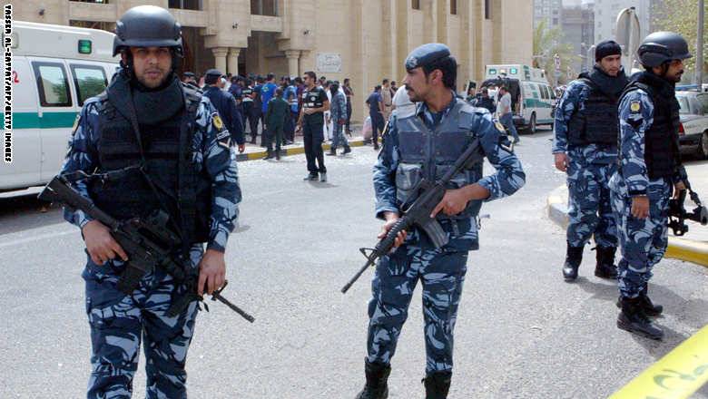 أمير الكويت يدعو إلى التمسك بالوحدة الوطنية بعد تفجير "داعش" لمسجد الصادق