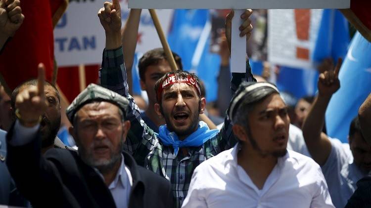 اقتحام قنصلية تايلاند في اسطنبول انتصارا للأويغور