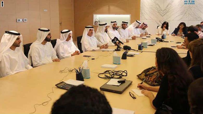 الإمارات: "الغرير" يتبرع بثلث ثروته على خطى "الوليد".. و"بن راشد" يشيد.. ومغردون: "أخبار مصر إيه مع ملياراتك يا ساويرس؟"