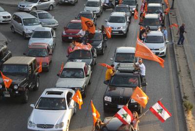 «بروفا» للعونيين في الشارع... والمحك في جلسة الحكومة اليوم
ذروة تحرّك مُحازبي ومُناصري «الوطني الحرّ» تبدأ صباحاً
مسؤولو التيّار: يُمكن أن نصل الى مقاطعة الدولة والعصيان المدني