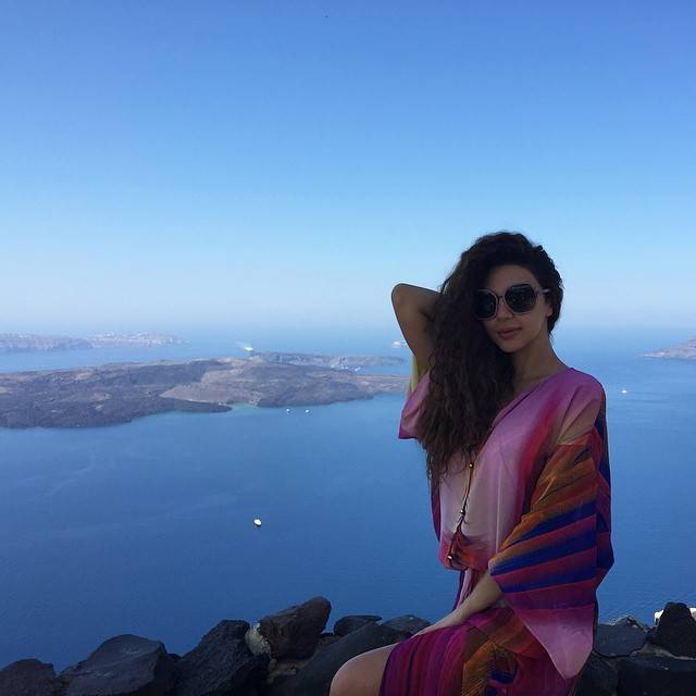بالصورة: ميريام فارس تلهب مشاعر محبيها بإطلالة مميزة