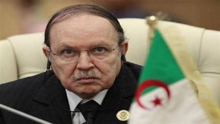 الإخوان يطلبون تدخل بوتفليقة للحيلولة دون إعدام مرسي