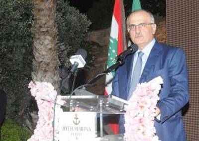 دعا الى «فتح دورة استثنائيّة لمجلس النواب وتفعيل عمل الحكومة»
خليل : لبنان في وضع اقتصادي صعب
والتزامنا بتسديد المستحقات يحفظ سمعة البلد