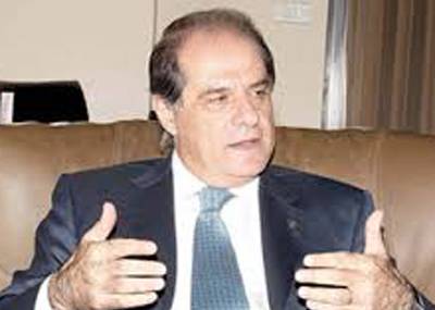 قزي: وزارة العمل لا تستطيع القيام بدورها
في ظلّ الشغور في هيكليّتها
أقام وزير العمل سجعان قزي، غــروب اول من أمس، مأدبة افطــار تكريما لموظفي الوزارة في فندق «هوليـدي - إن».
وألقى قزي كلمة، أشار فيها إلى أن «هذه المناسبة تؤكد صلابة التعايش الموجود بيننا، وهو ما يجعلنا نتشارك في كل المناسبات