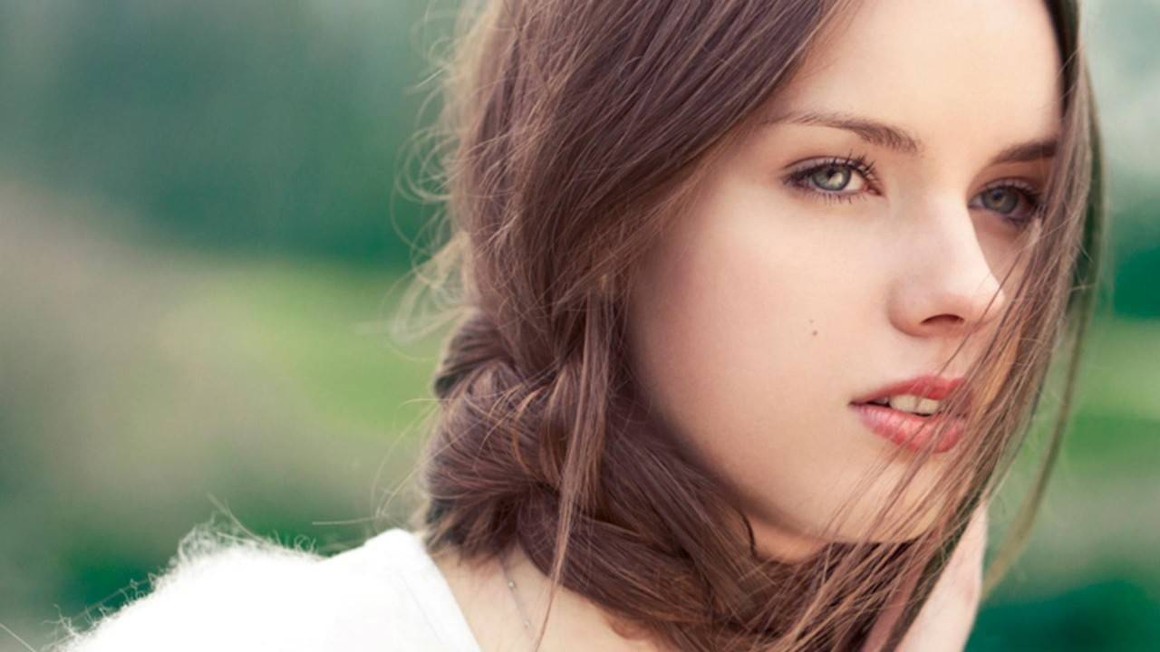 ما هي الأطعمة التي تجعلك تبدين أصغر سناً؟