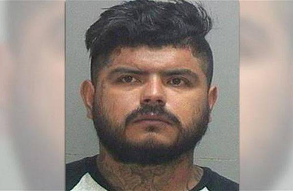 حاول أن يطهو حبيته داخل الفرن وهي حية