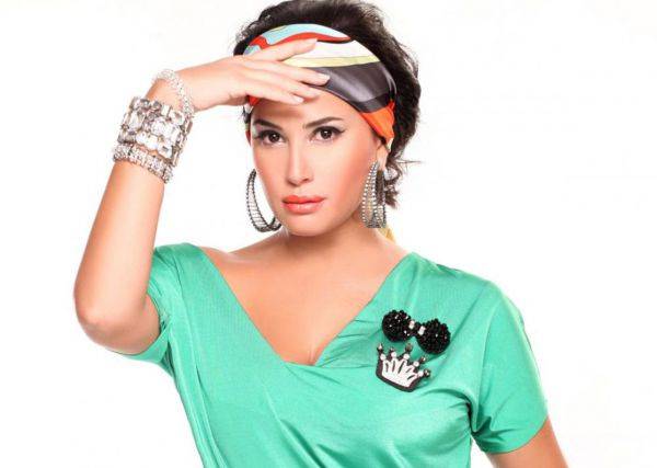 هند صبري مدافعة عن نفسها : كم قبضتم أنتم لتشويه سمعتنا ؟