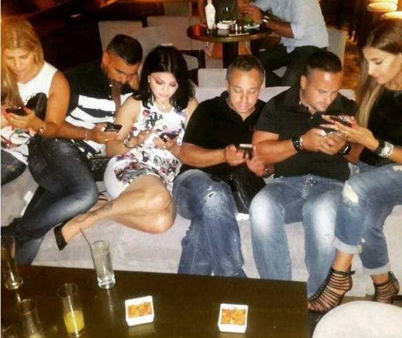 بالصورة - هيفا وهبي و"شلتها" ضحايا... إليكم التفاصيل